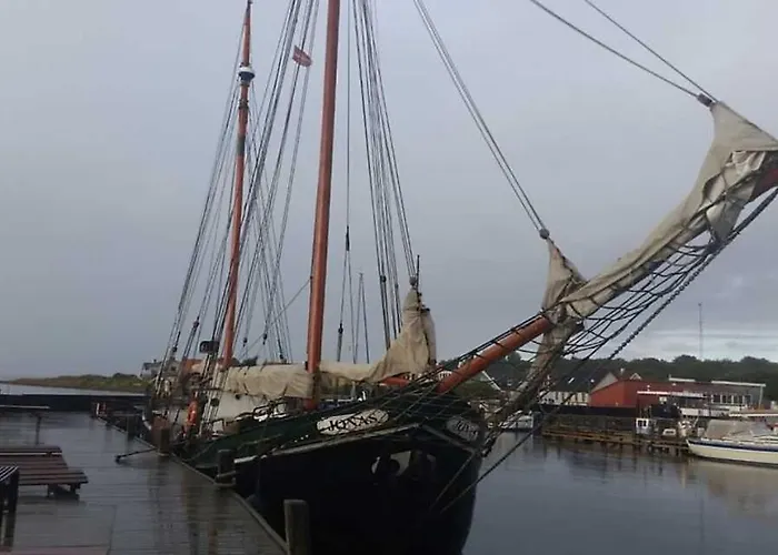 Badehotellet Lohals Alojamento de Acomodação e Pequeno-almoço Tranekær